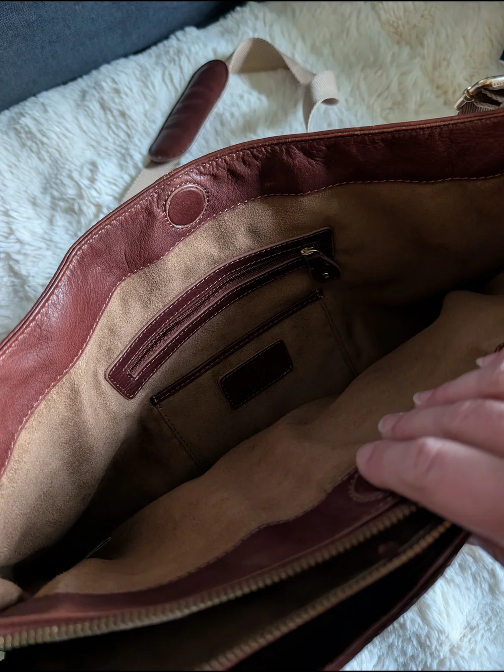 Women's Leather Tote Bag in Brown - Liz Claiborne - Picture 6 of 8
